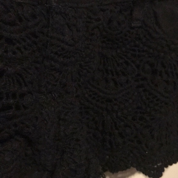 Hollister black shorts - Size 1 - Picture 3 of 4